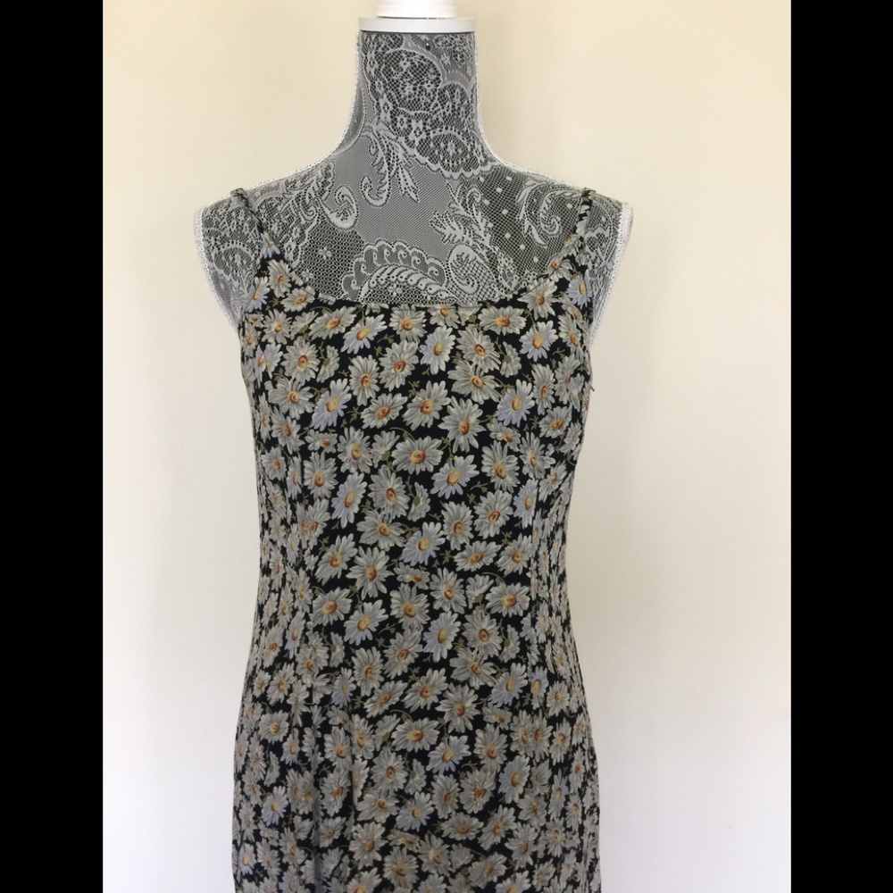 Dress - Picture 2 of 5
